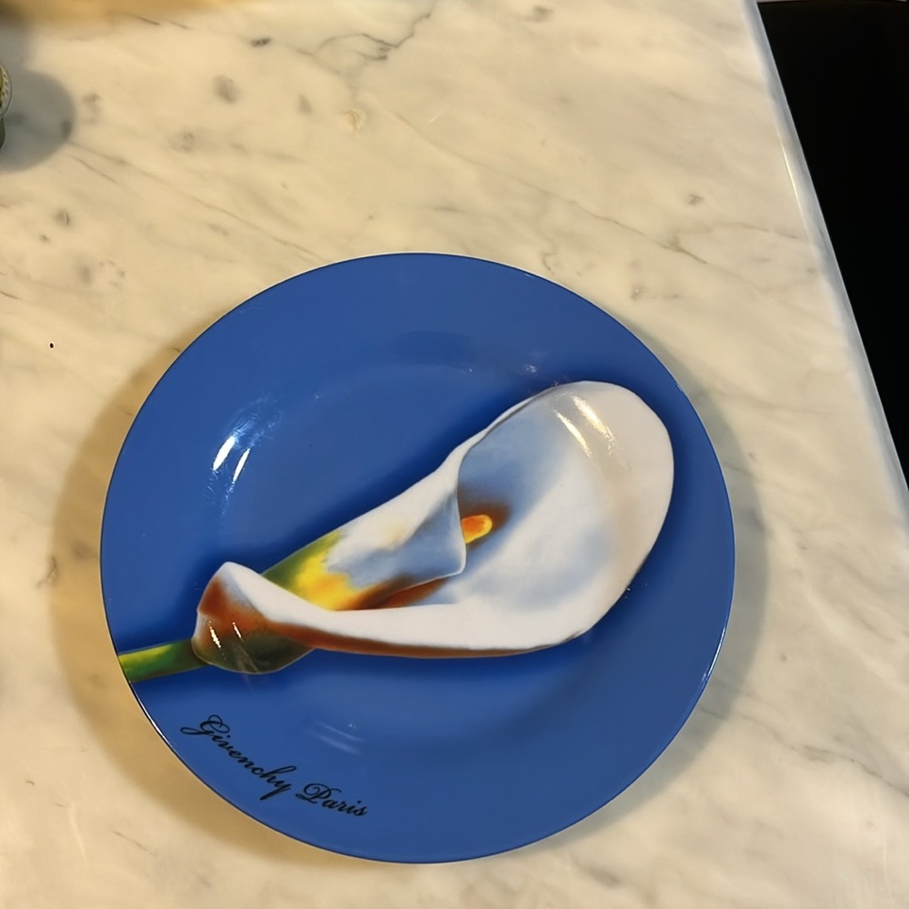 Givenchy Paris 8 inch single plate